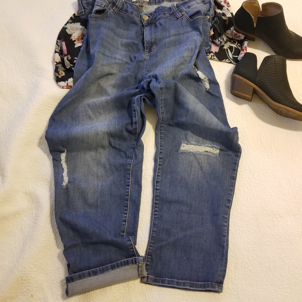 Molly and Isadora, 18 jeans